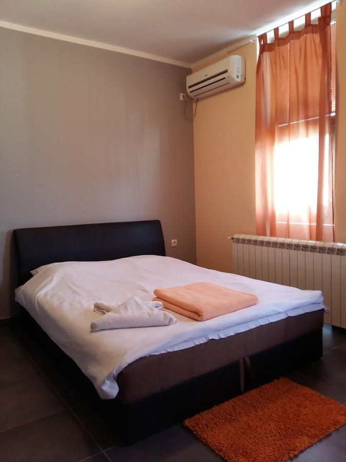 Bela Ruza Hotel Belgrado Buitenkant foto